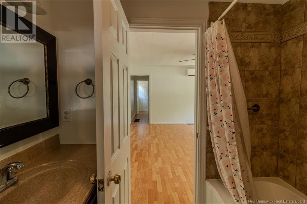 361 Hampton Road, Quispamsis, New Brunswick  E2E 4T9 - Photo 8 - NB122044