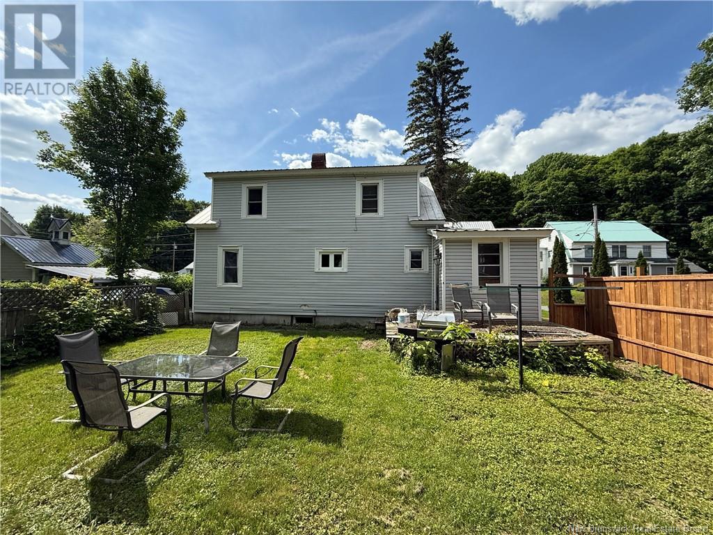 111 Queen Street, Woodstock, New Brunswick  E7M 2N1 - Photo 4 - NB122527