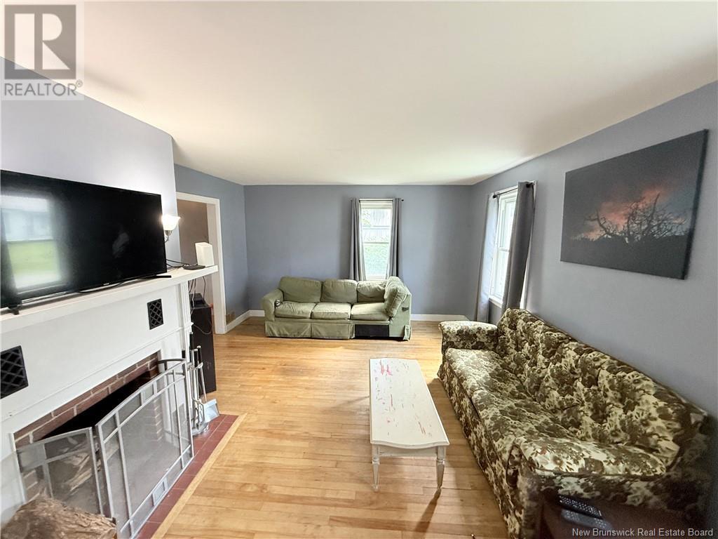 111 Queen Street, Woodstock, New Brunswick  E7M 2N1 - Photo 9 - NB122527