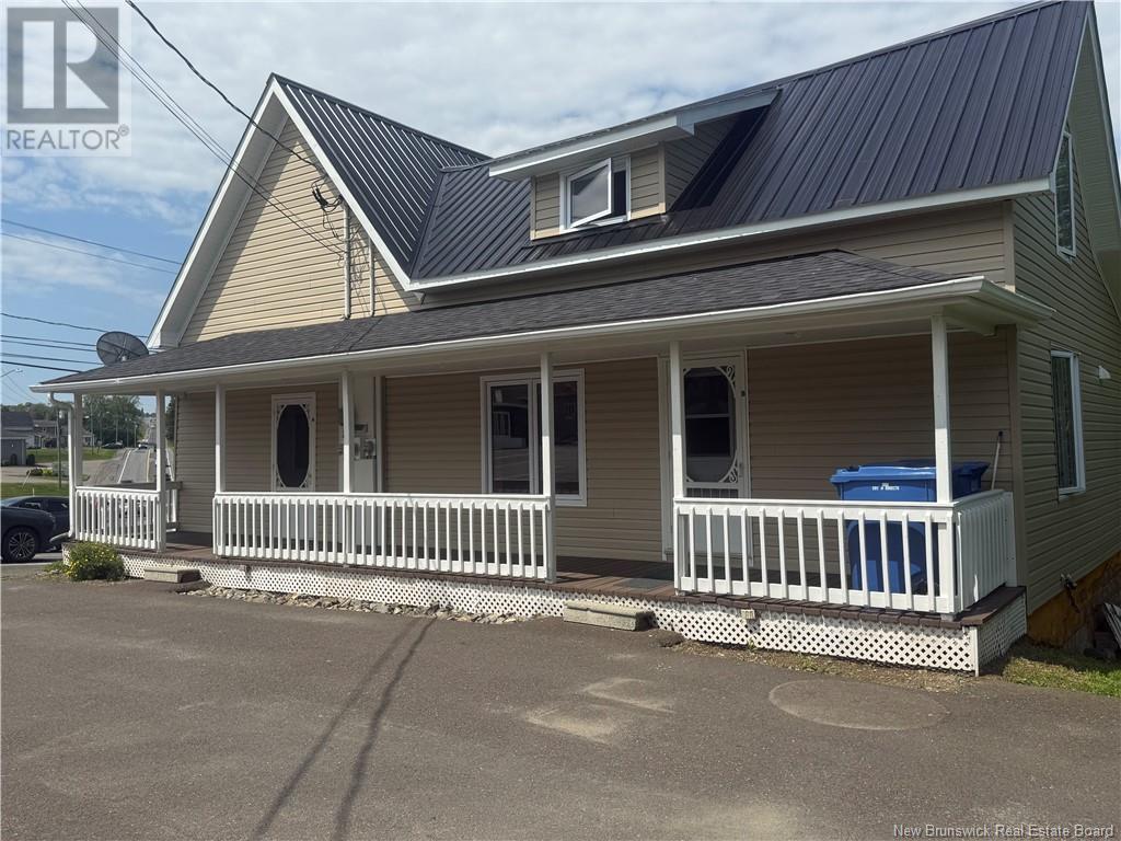 262 Main Street, Grand Falls, New Brunswick  E3Z 2V7 - Photo 2 - NB122937