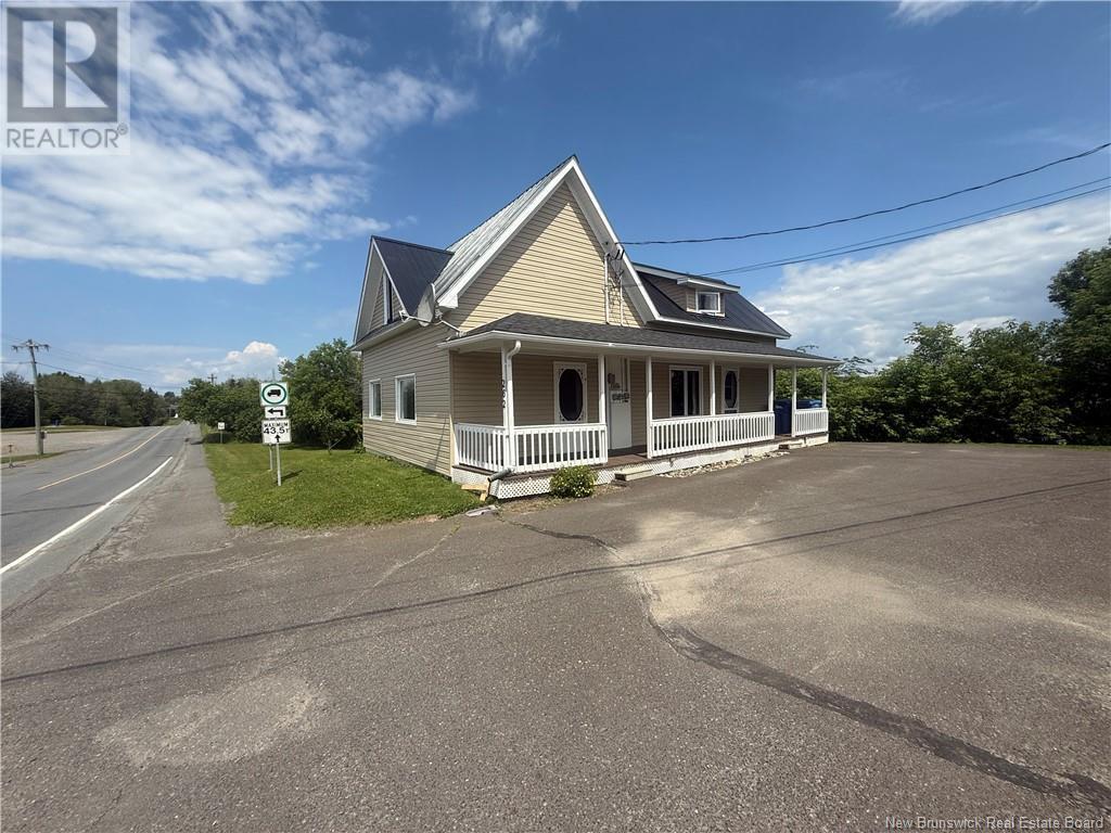 262 Main Street, Grand Falls, New Brunswick  E3Z 2V7 - Photo 4 - NB122937