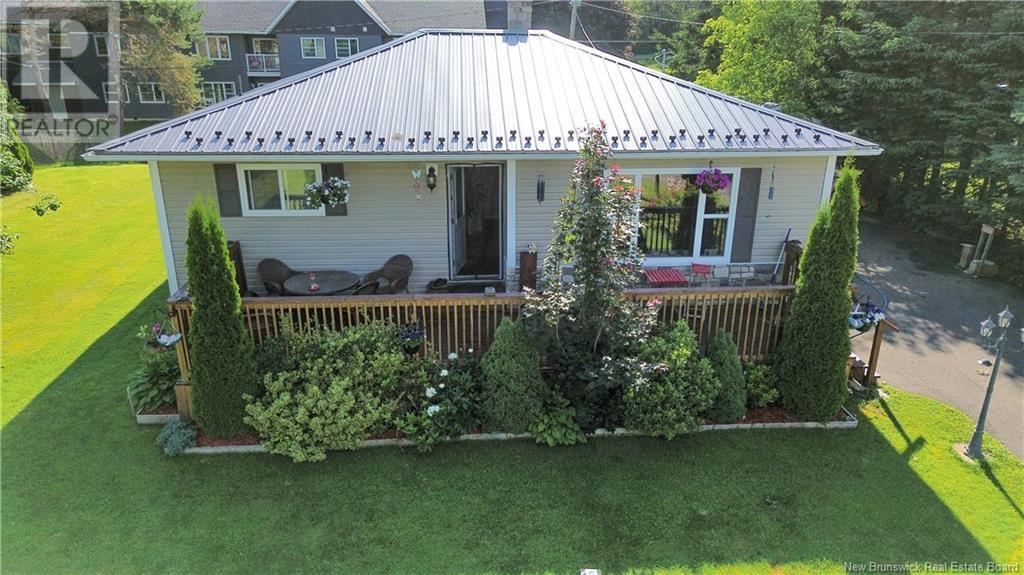33 Centennial Crescent, Florenceville-Bristol, New Brunswick  E7L 1Z4 - Photo 3 - NB122143