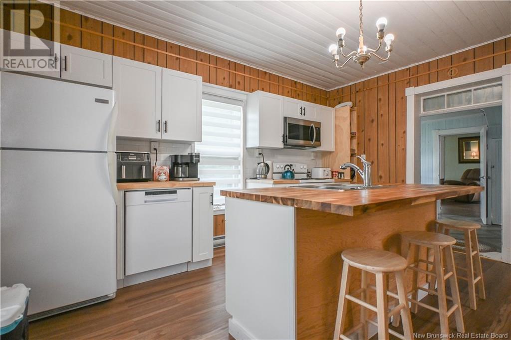 290 Saint-Pierre O Boulevard, Caraquet, New Brunswick  E1W 1B7 - Photo 11 - NB122982
