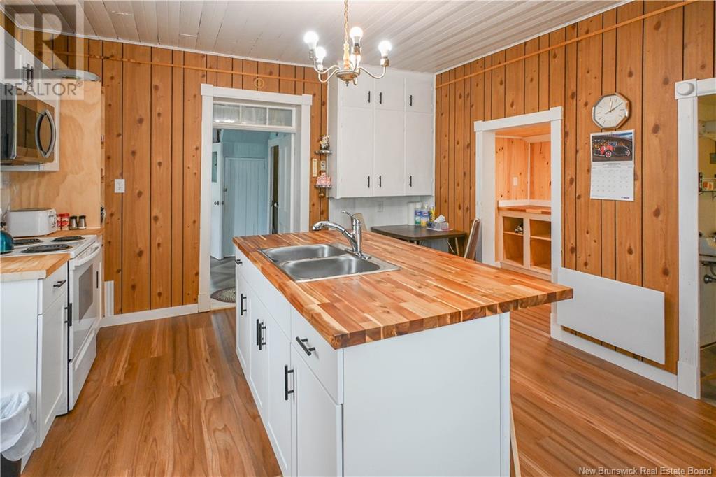 290 Saint-Pierre O Boulevard, Caraquet, New Brunswick  E1W 1B7 - Photo 12 - NB122982
