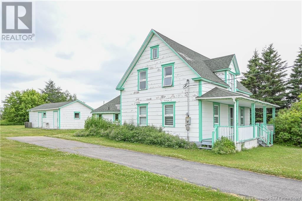 290 Saint-Pierre O Boulevard, Caraquet, New Brunswick  E1W 1B7 - Photo 2 - NB122982