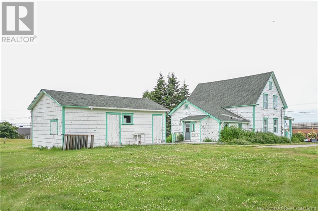 290 Saint-Pierre O Boulevard, Caraquet, New Brunswick  E1W 1B7 - Photo 3 - NB122982