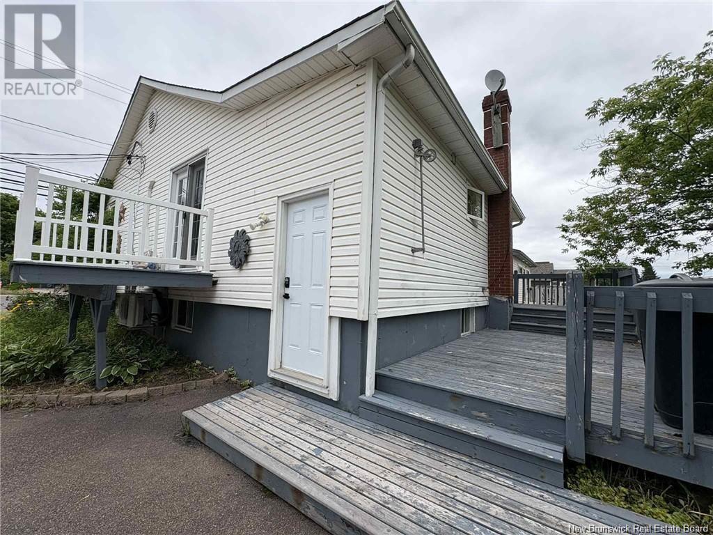 320 Champlain Street, Dieppe, New Brunswick  E1A 1P3 - Photo 3 - NB123004
