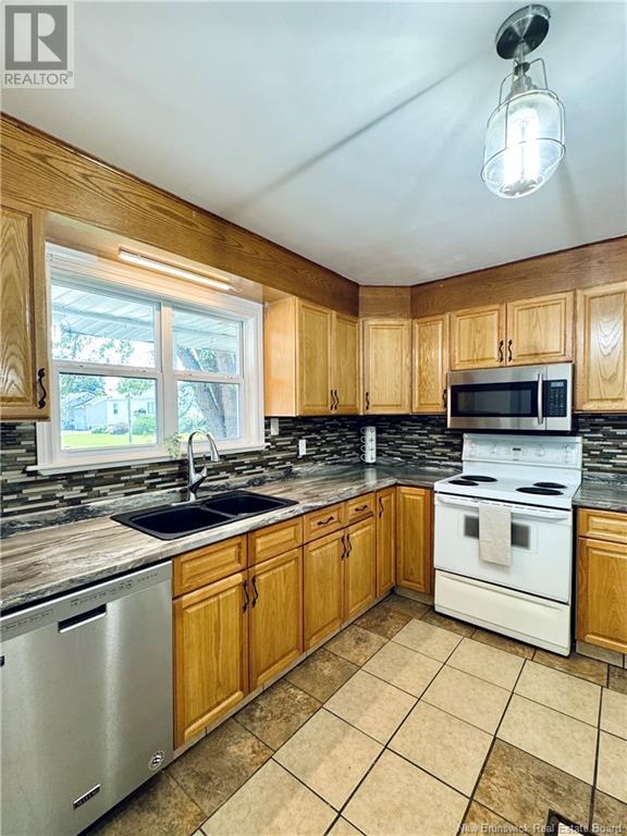 388 Skyline Avenue, Miramichi, New Brunswick  E1V 1B2 - Photo 5 - NB123061