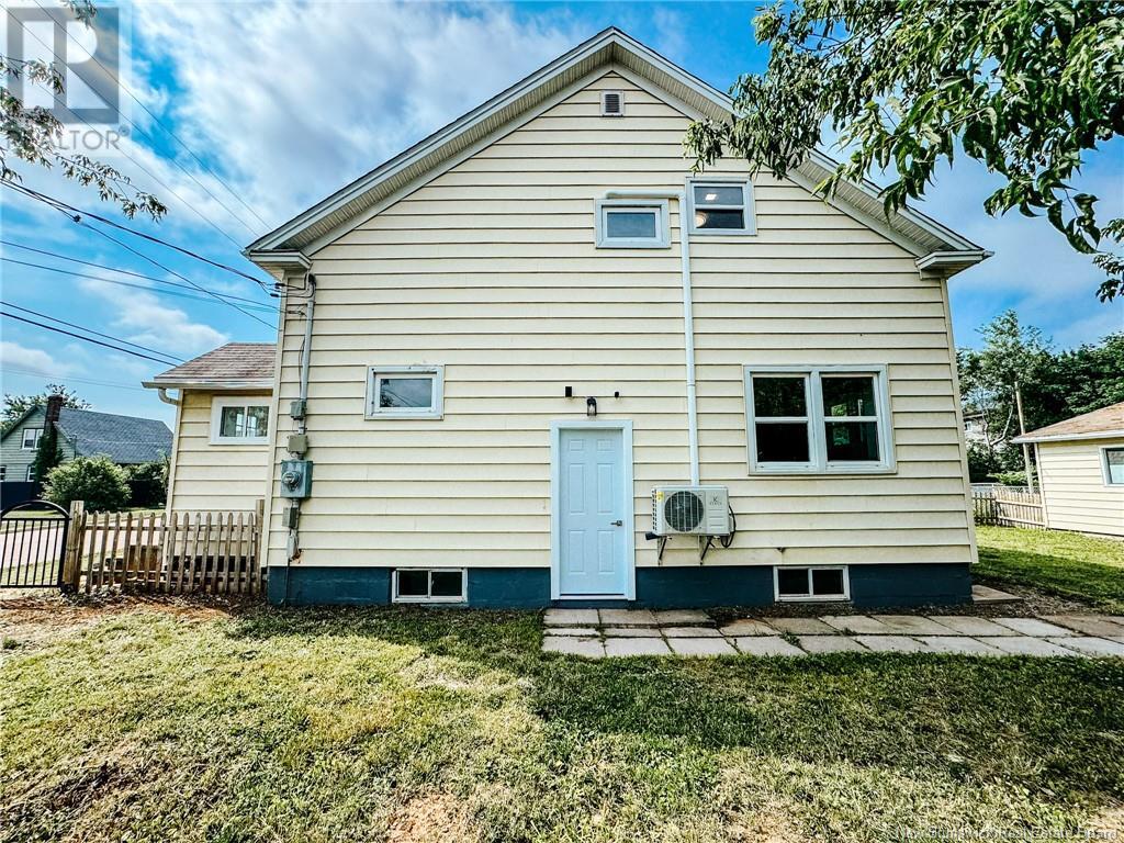 100 Oakland Avenue, Moncton, New Brunswick  E1C 7P1 - Photo 2 - NB123036