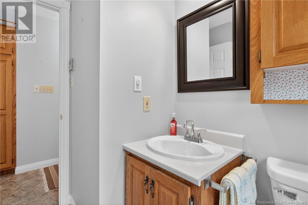 48 Renfrew Street, Petitcodiac, New Brunswick  E4Z 4S7 - Photo 28 - NB123023