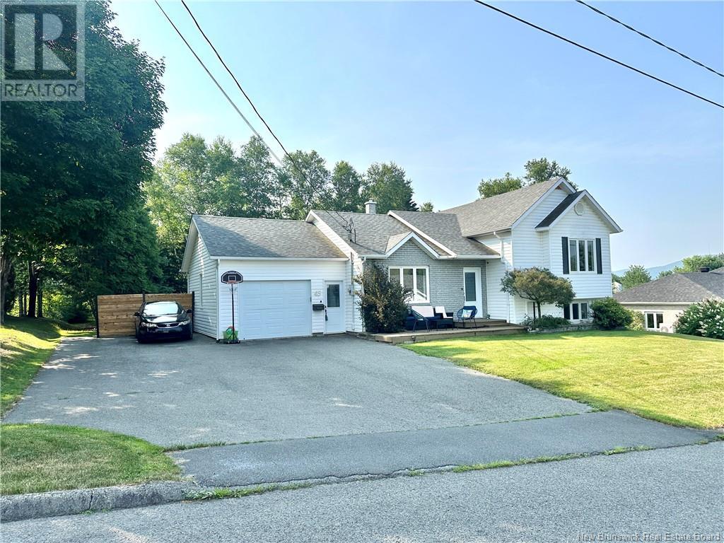 45 Mgr Dionne Avenue, Edmundston, New Brunswick  E3V 4B2 - Photo 2 - NB122940