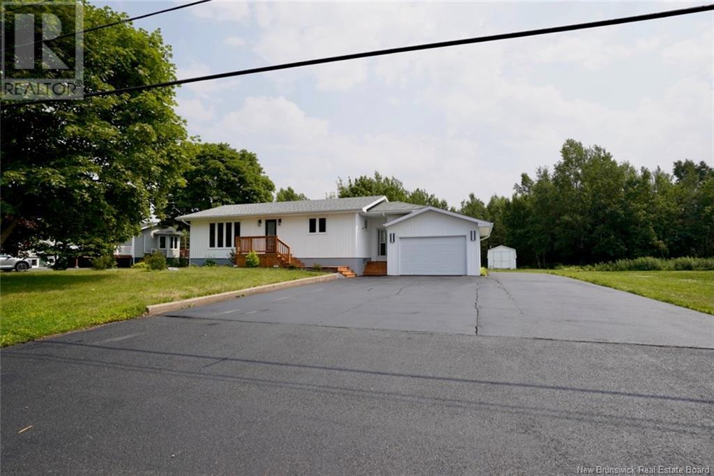 221 Rue Parc E, Beresford, New Brunswick  E8K 1V9 - Photo 2 - NB122968