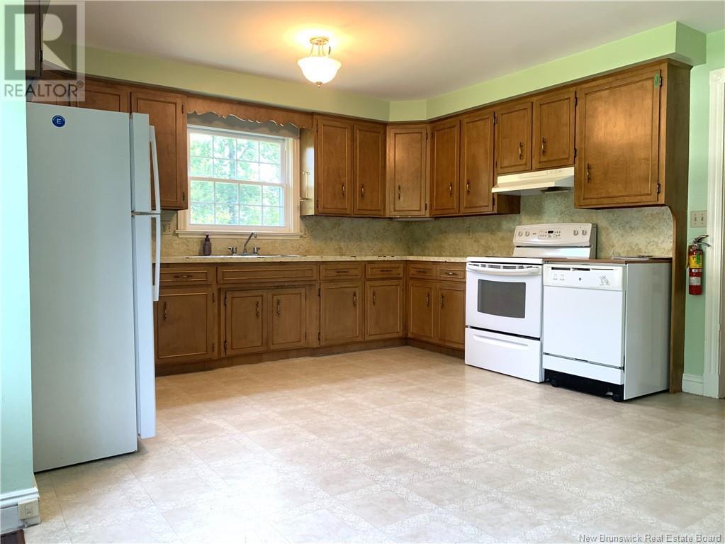 367 Route 105, Maugerville, New Brunswick  E3A 8N6 - Photo 4 - NB123157