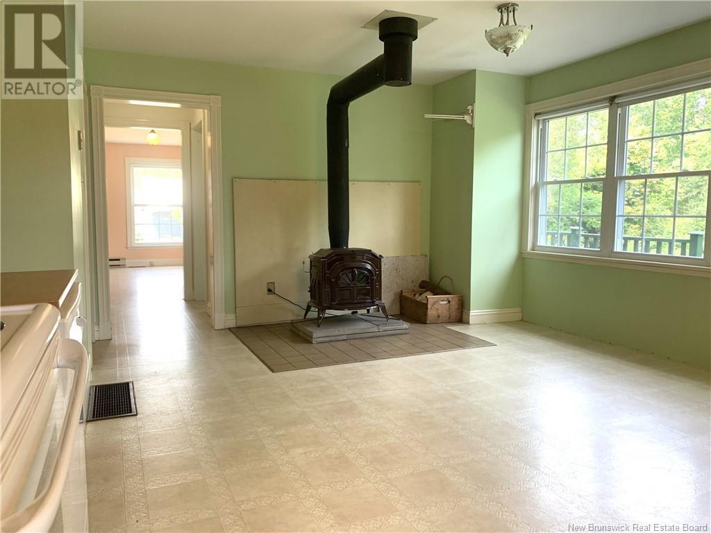 367 Route 105, Maugerville, New Brunswick  E3A 8N6 - Photo 5 - NB123157