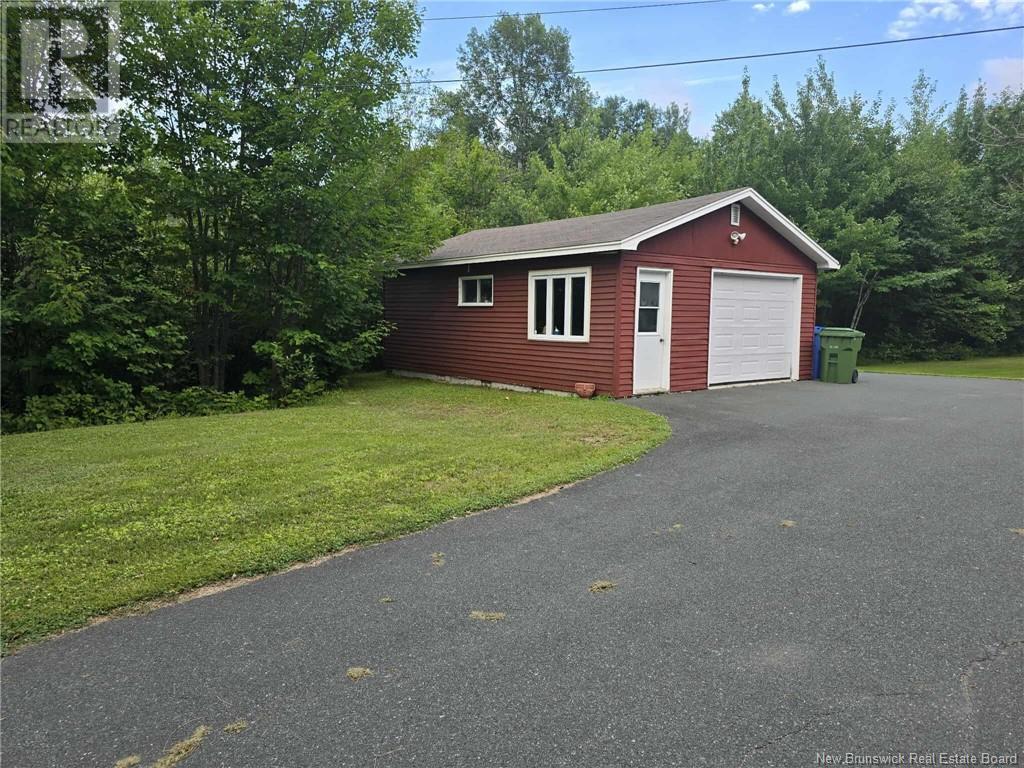 169 Kent Lodge Street, Beresford, New Brunswick  E8K 1A3 - Photo 4 - NB123246