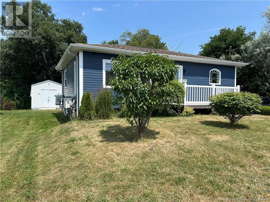 575 Gosnell Street, Bathurst, New Brunswick  E2A 2A4 - Photo 1 - NB123180