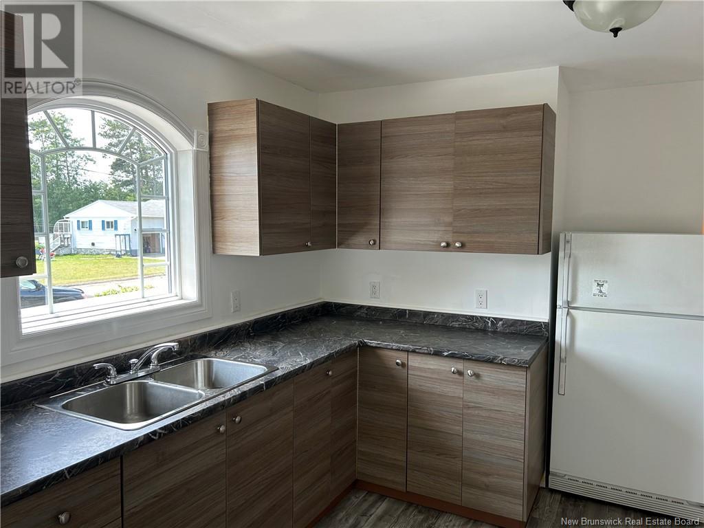575 Gosnell Street, Bathurst, New Brunswick  E2A 2A4 - Photo 11 - NB123180