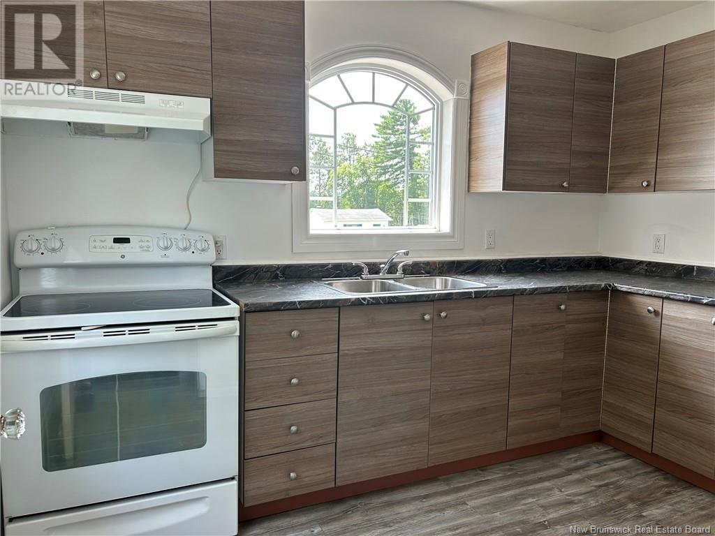 575 Gosnell Street, Bathurst, New Brunswick  E2A 2A4 - Photo 12 - NB123180