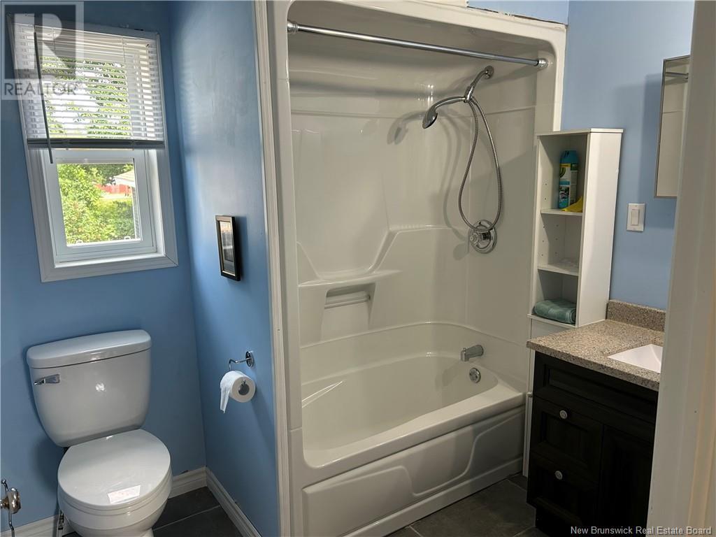 575 Gosnell Street, Bathurst, New Brunswick  E2A 2A4 - Photo 9 - NB123180