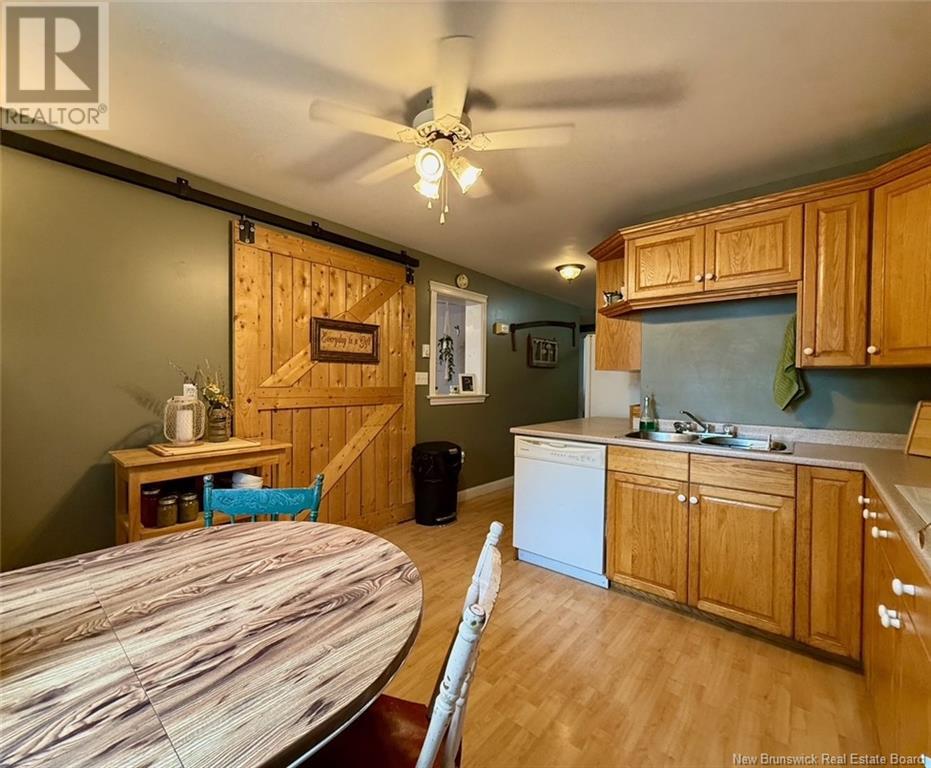 7 Oak Street, Mcadam, New Brunswick  E6J 1M5 - Photo 25 - NB123259