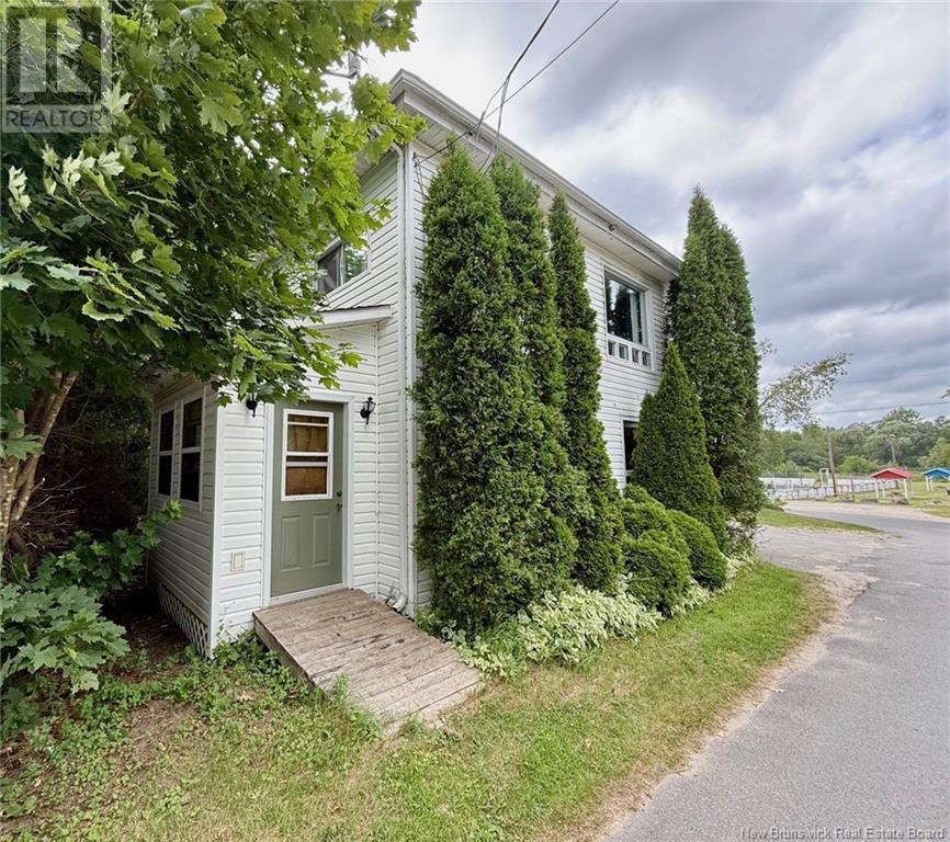7 Oak Street, Mcadam, New Brunswick  E6J 1M5 - Photo 5 - NB123259