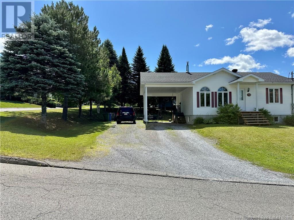 139 Belisle Avenue, Edmundston, New Brunswick  E3V 4C7 - Photo 2 - NB123277