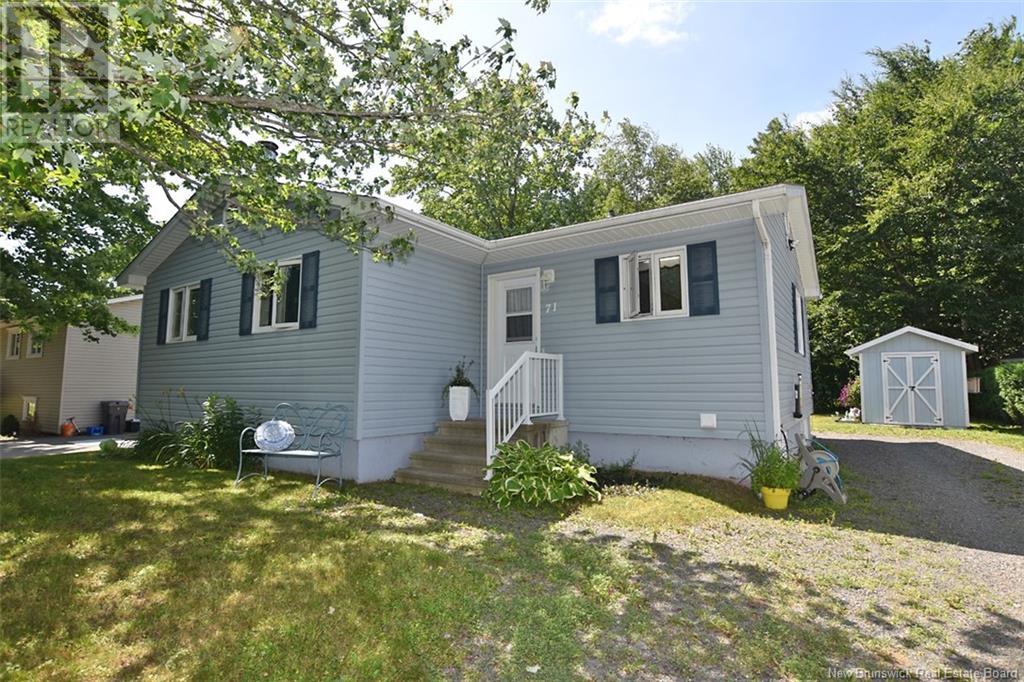 71 Sprucewood Drive, New Maryland, New Brunswick  E3C 1C6 - Photo 1 - NB123319