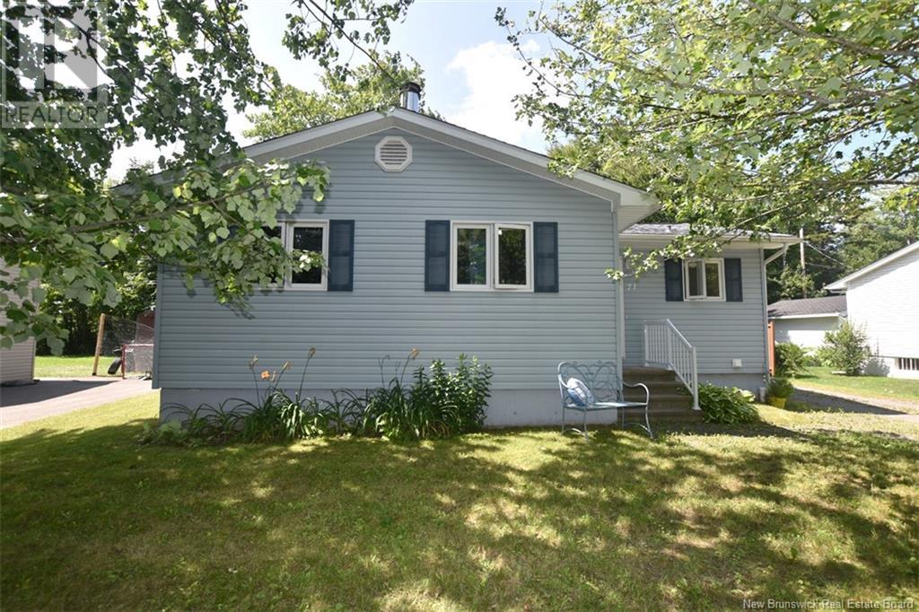 71 Sprucewood Drive, New Maryland, New Brunswick  E3C 1C6 - Photo 2 - NB123319