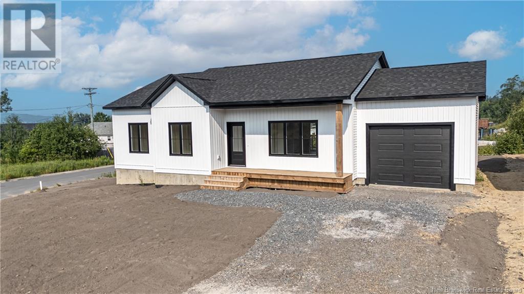 201 Gilridge Drive, Fredericton, New Brunswick  E3G 9W7 - Photo 2 - NB123303