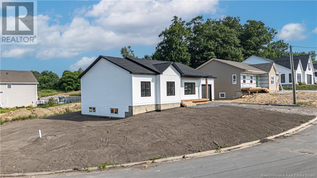 201 Gilridge Drive, Fredericton, New Brunswick  E3G 9W7 - Photo 3 - NB123303