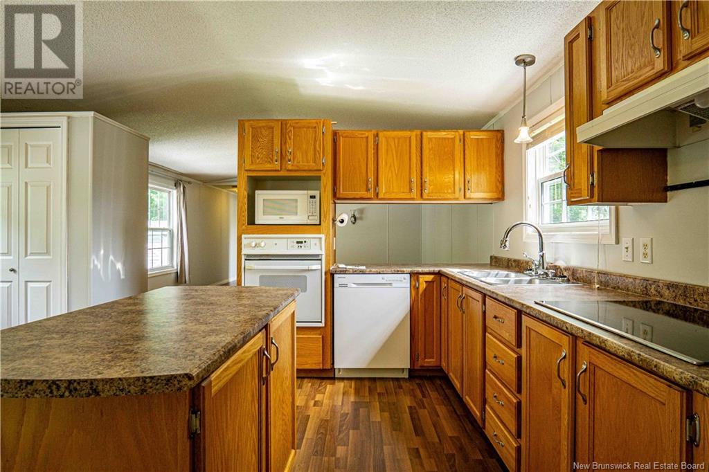 188 Hedgeview Drive, Fredericton, New Brunswick  E3B 6S4 - Photo 6 - NB123380