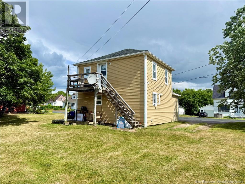 31 Bellevue Street, Saint-Louis-De-Kent, New Brunswick  E4X 1B3 - Photo 4 - NB123311
