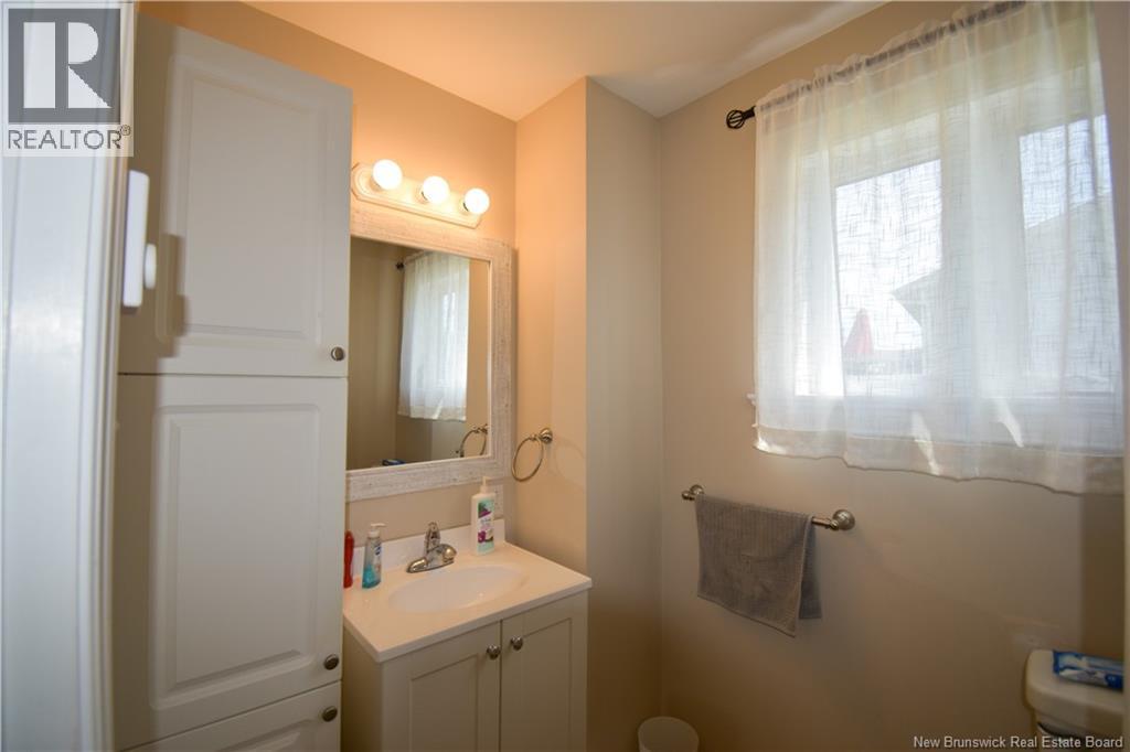 490 Carter, Bathurst, New Brunswick  E2A 4S5 - Photo 18 - NB123471