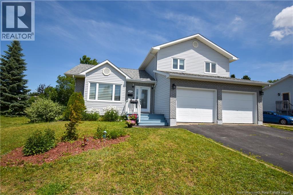 490 Carter, Bathurst, New Brunswick  E2A 4S5 - Photo 2 - NB123471