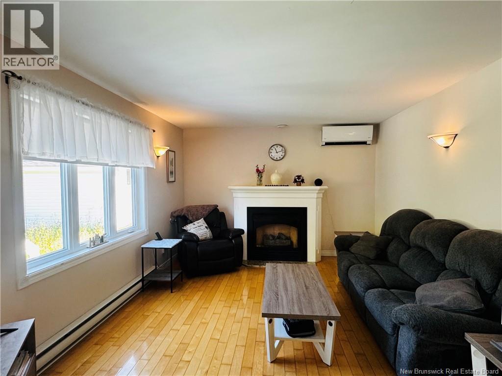 490 Carter, Bathurst, New Brunswick  E2A 4S5 - Photo 6 - NB123471