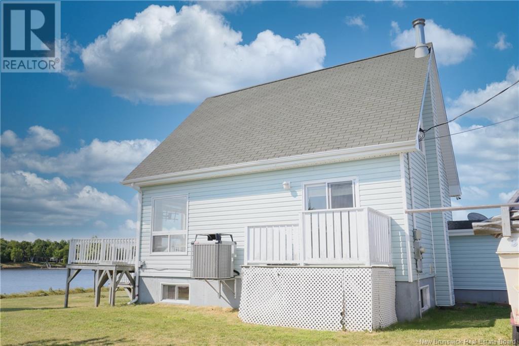 82 Chemin De La Pointe, Tracadie, New Brunswick  E1X 3T8 - Photo 2 - NB123509