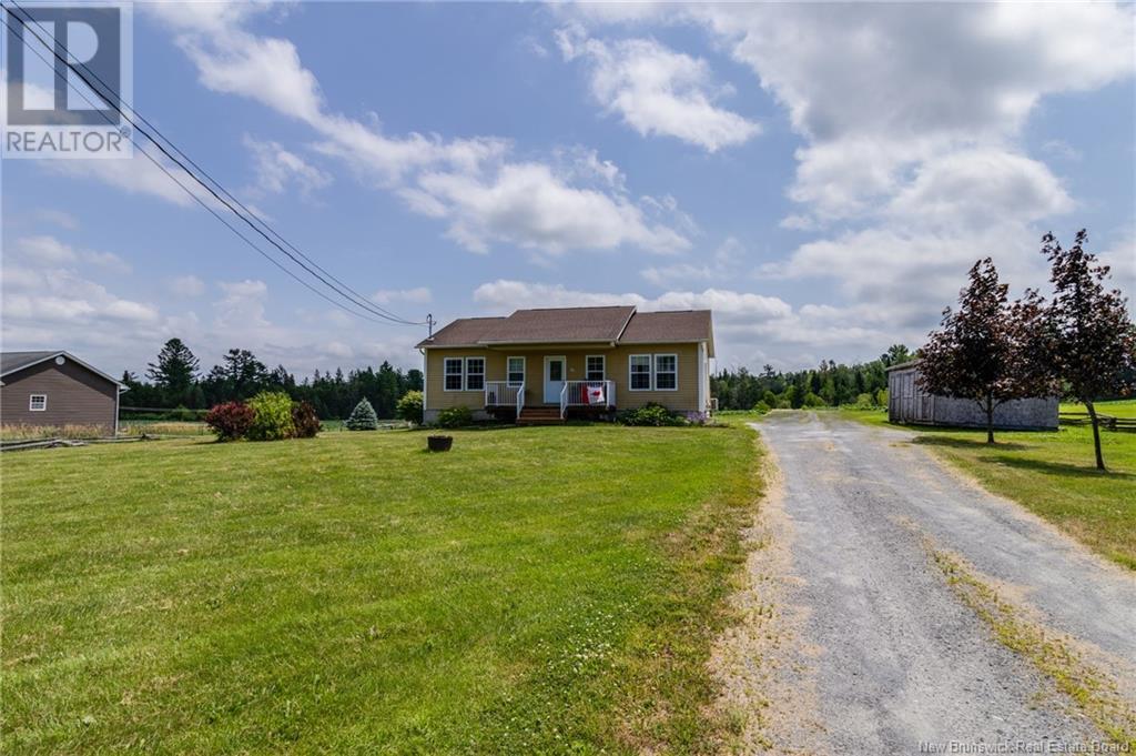 195 Route 105, Keswick Ridge, New Brunswick  E6L 1A4 - Photo 9 - NB123492