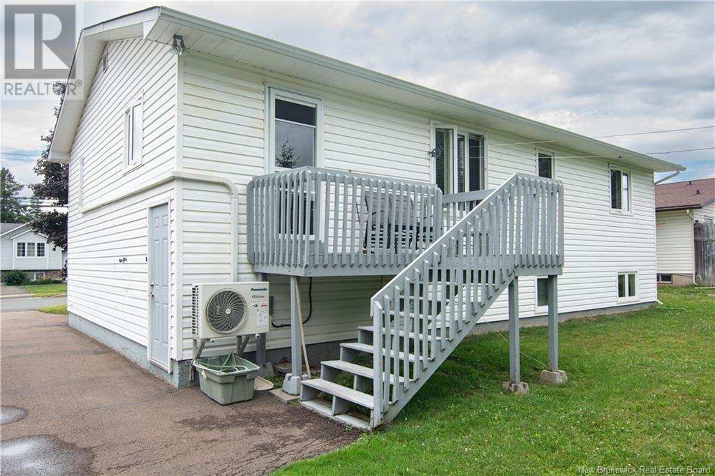 844 Centrale, Dieppe, New Brunswick  E1A 6M8 - Photo 4 - NB123609