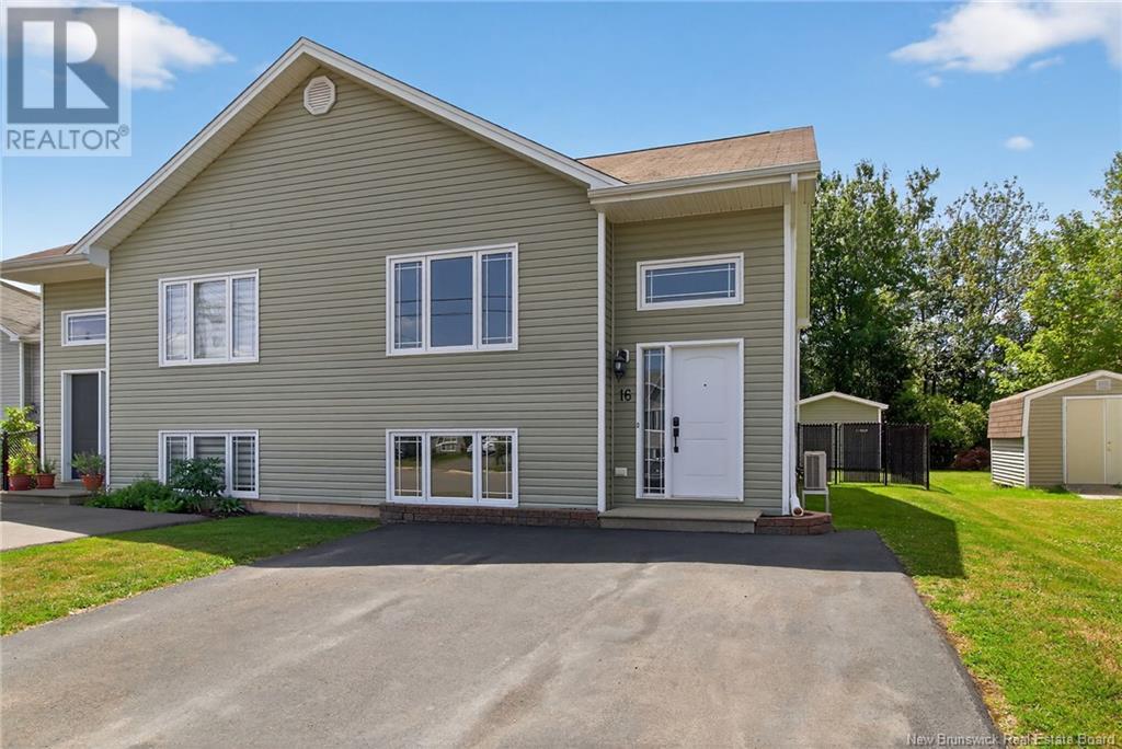 16 Salem Court, Moncton, New Brunswick  E1G 0G5 - Photo 2 - NB123352