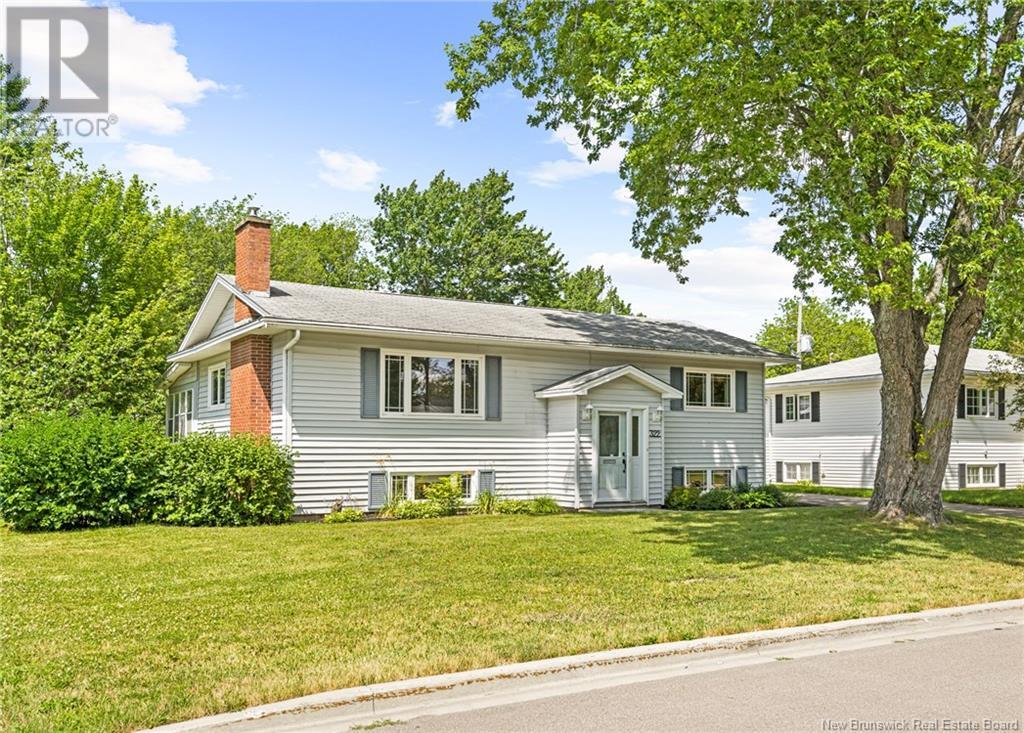 322 Beverly Crescent, Riverview, New Brunswick  E1B 3B6 - Photo 2 - NB123705