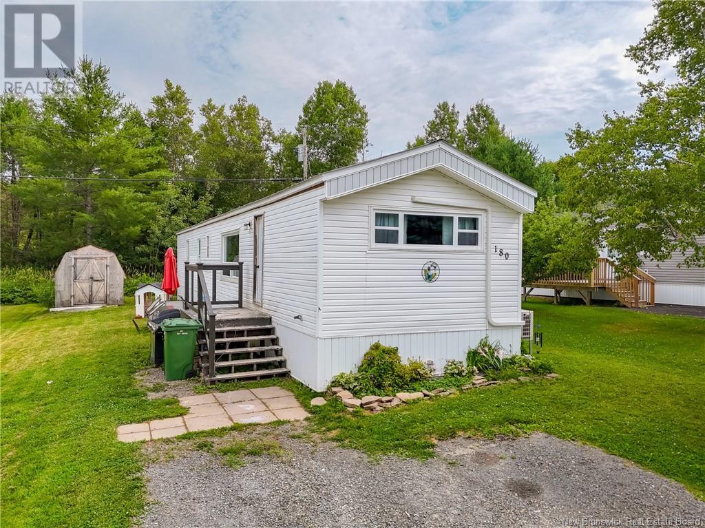 180 Hedgeview Drive, Fredericton, New Brunswick  E3B 6S4 - Photo 2 - NB123512