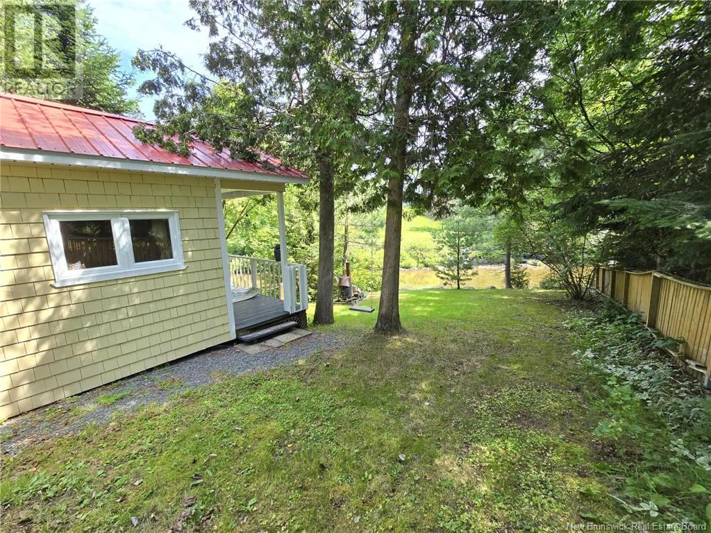 398 Linda Street, Beresford, New Brunswick  E8K 2C9 - Photo 35 - NB123738