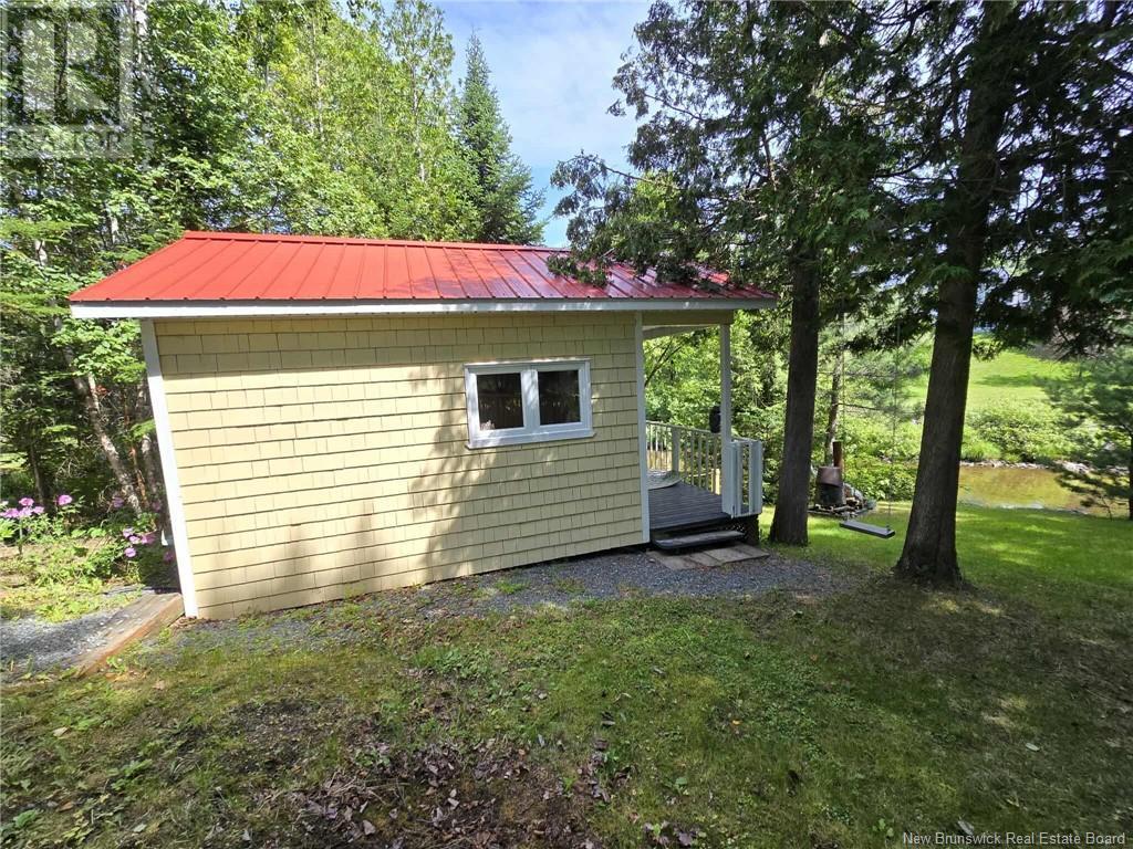 398 Linda Street, Beresford, New Brunswick  E8K 2C9 - Photo 36 - NB123738