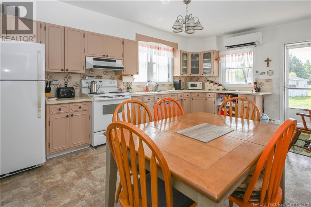 7934 Rue Saint-Paul Street, Bas-Caraquet, New Brunswick  E1W 6E1 - Photo 8 - NB123745
