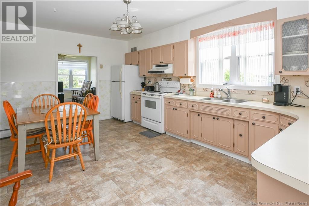 7934 Rue Saint-Paul Street, Bas-Caraquet, New Brunswick  E1W 6E1 - Photo 9 - NB123745