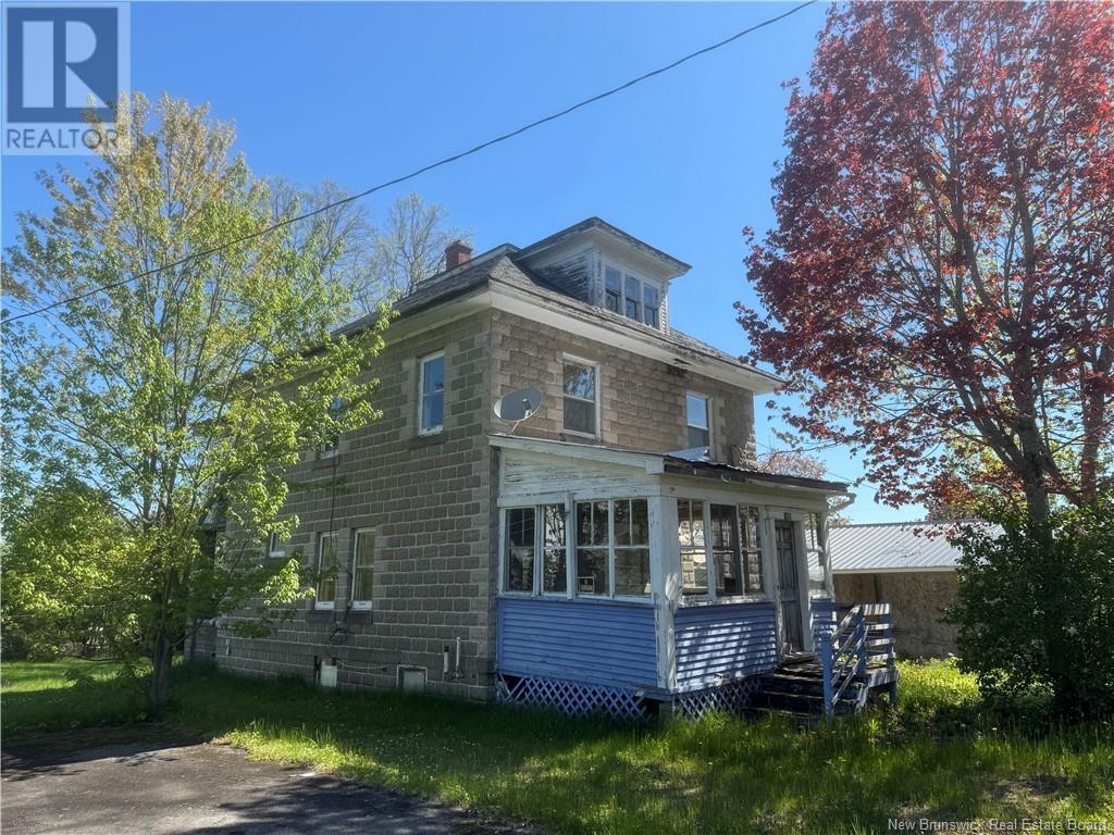 15 Elm Street, Mcadam, New Brunswick  E6J 1X5 - Photo 2 - NB123717