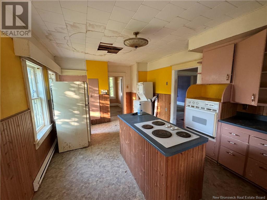 15 Elm Street, Mcadam, New Brunswick  E6J 1X5 - Photo 3 - NB123717