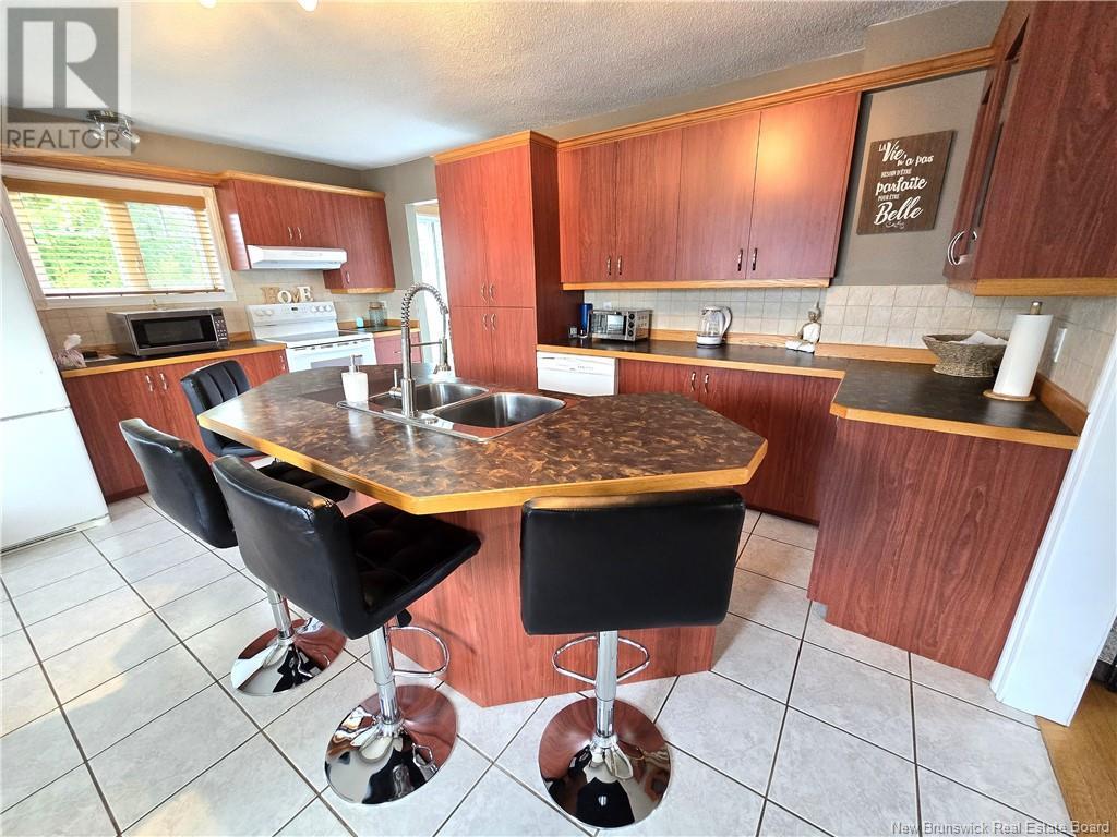 120 34e Avenue, Edmundston, New Brunswick  E3V 2T6 - Photo 3 - NB123726