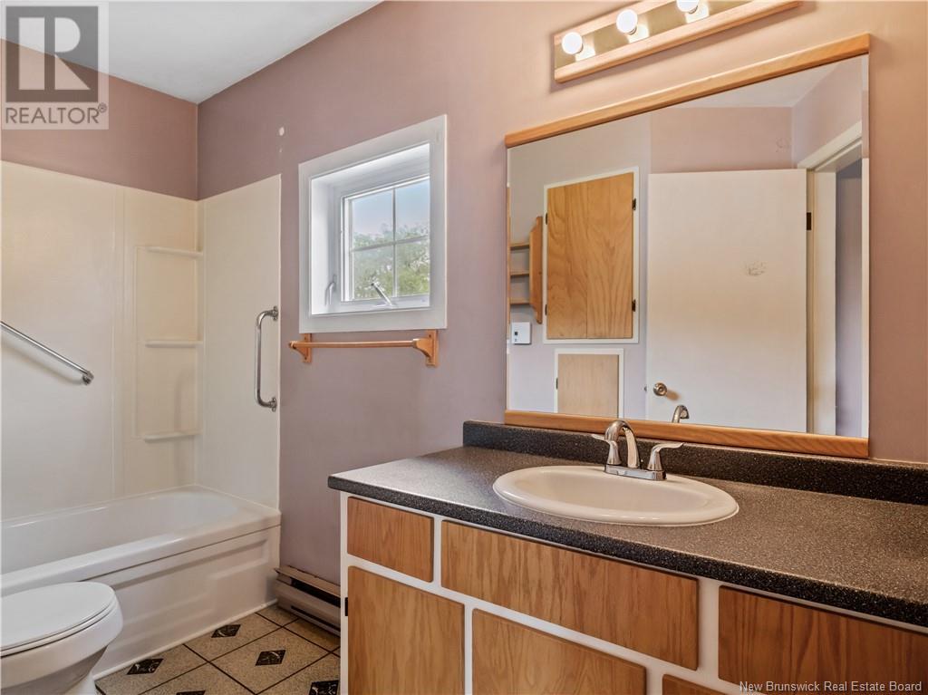 79 Olivier, Dieppe, New Brunswick  E1A 1S3 - Photo 14 - NB123724