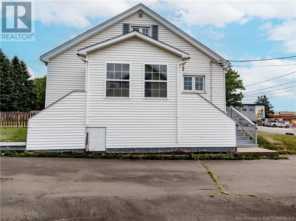 79 Olivier, Dieppe, New Brunswick  E1A 1S3 - Photo 3 - NB123724